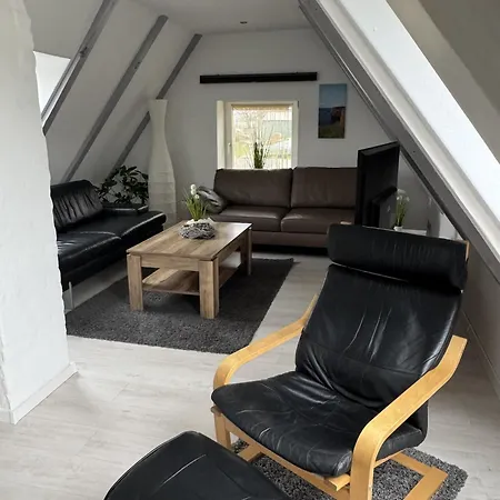 Mia, Urlaub Mit Hund, Eingezaeunter Garten, Friedrichskoog-spitze フリードリッヒシュコオク